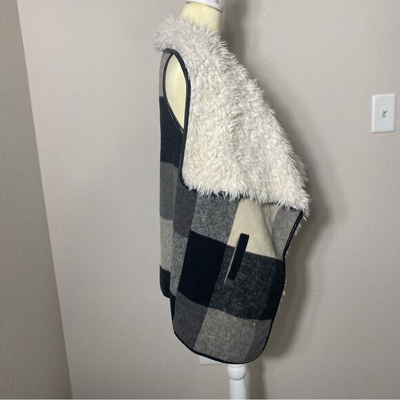 Me Jane Faux Fur Buffalo Check Flannel Wool Blend Vest Women's Size Medium - Picture 13 of 16